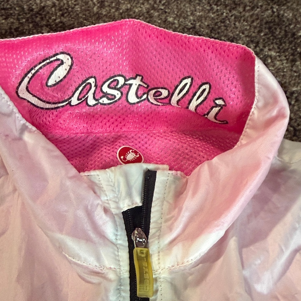 Castelli Velo Women's Lightweight Cycling Jacket with Pink Trim - Picture 4 of 10